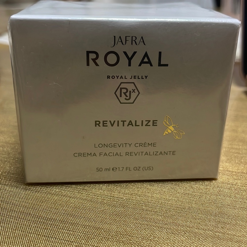 JAFRA ROYAL REVITALIZE